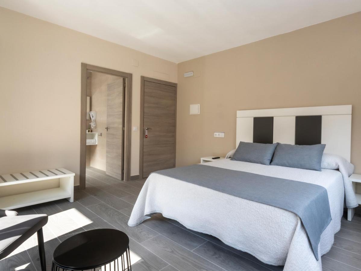 ולדרוברס Hotel Querol מראה חיצוני תמונה