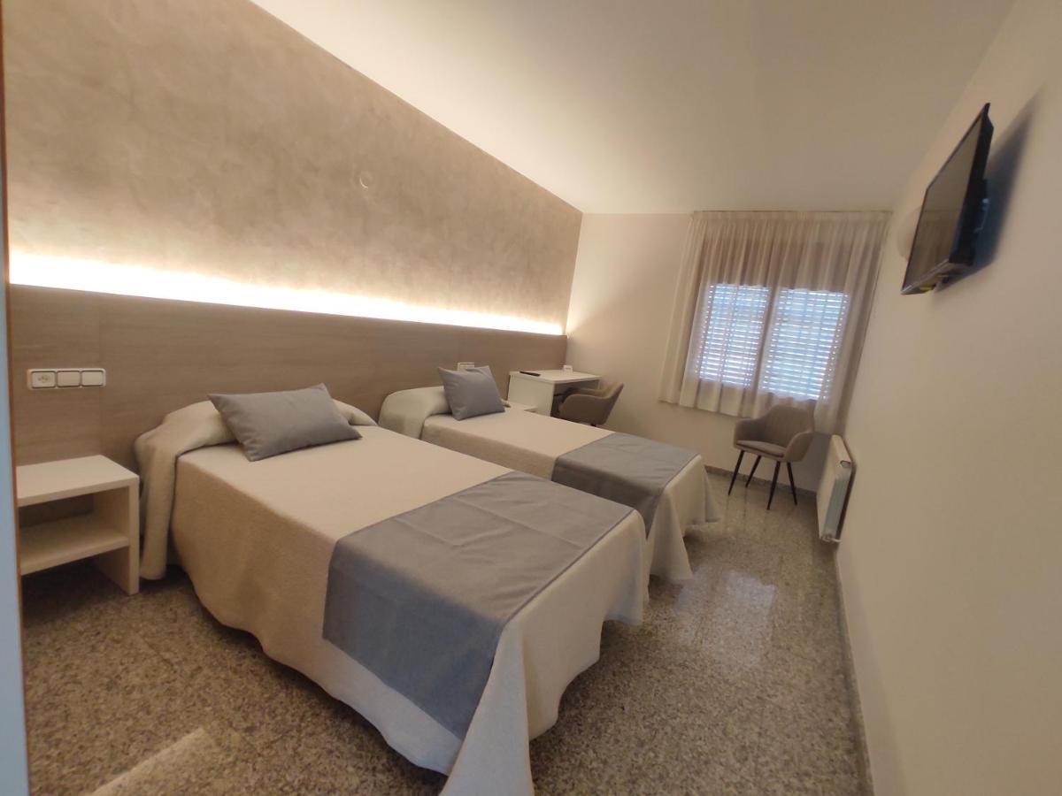 ולדרוברס Hotel Querol מראה חיצוני תמונה