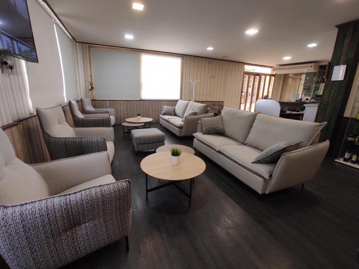 ולדרוברס Hotel Querol מראה חיצוני תמונה
