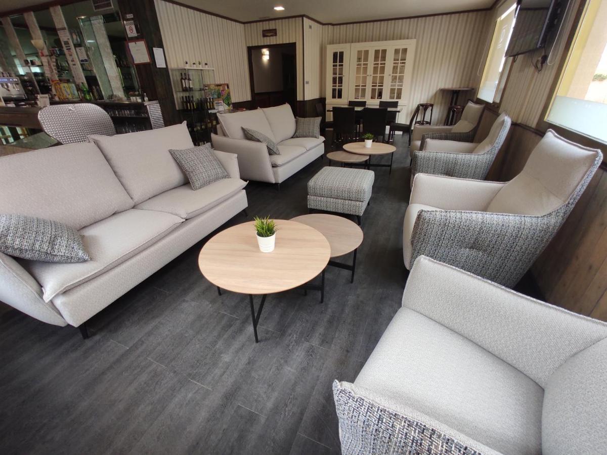 ולדרוברס Hotel Querol מראה חיצוני תמונה